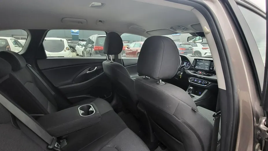 HYUNDAI i30 -