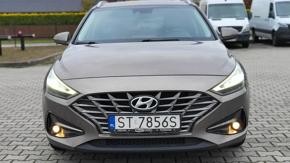 HYUNDAI i30 -