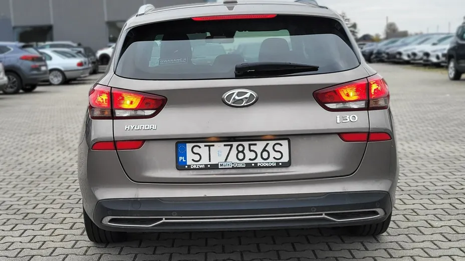 HYUNDAI i30 -