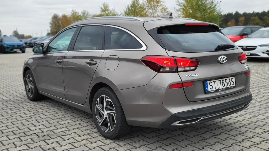 HYUNDAI i30 -