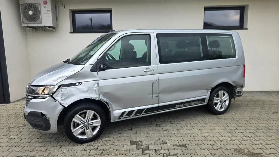 VOLKSWAGEN Multivan -
