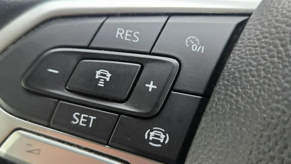 VOLKSWAGEN Multivan -