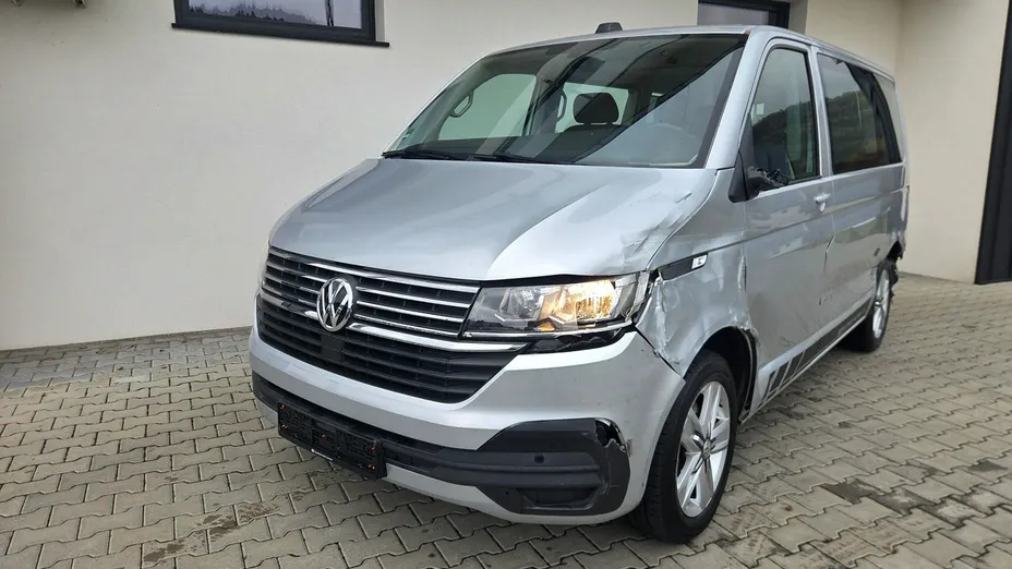 VOLKSWAGEN Multivan -