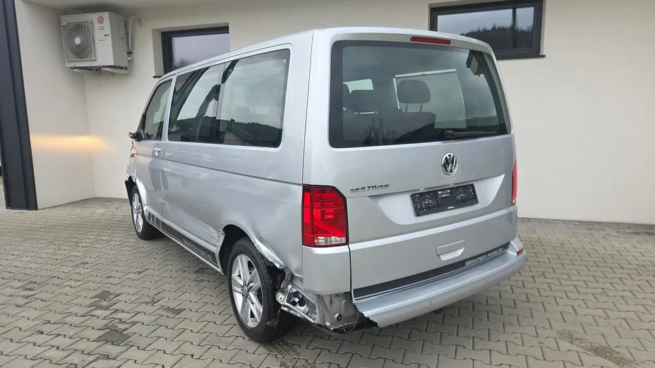 VOLKSWAGEN Multivan -