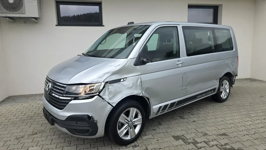 VOLKSWAGEN Multivan -