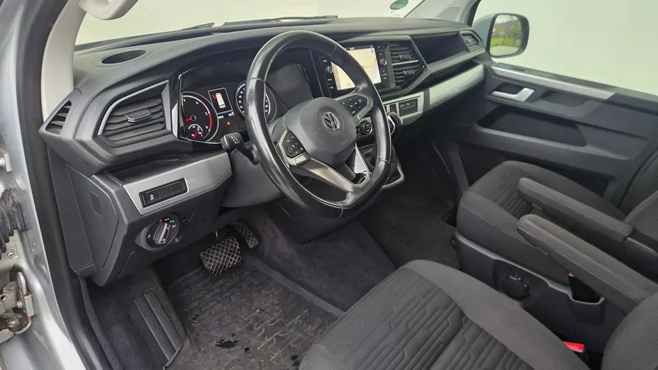 VOLKSWAGEN Multivan -