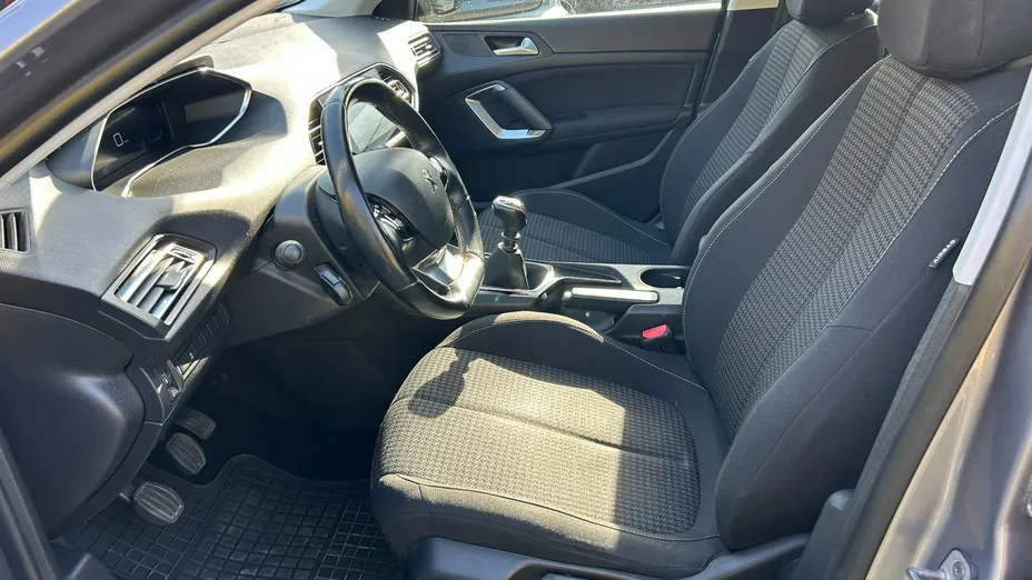 PEUGEOT 308 -