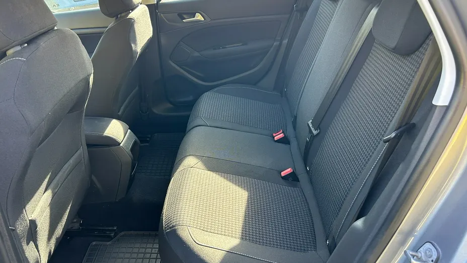 PEUGEOT 308 -
