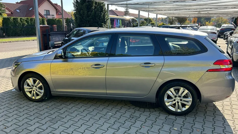 PEUGEOT 308 -