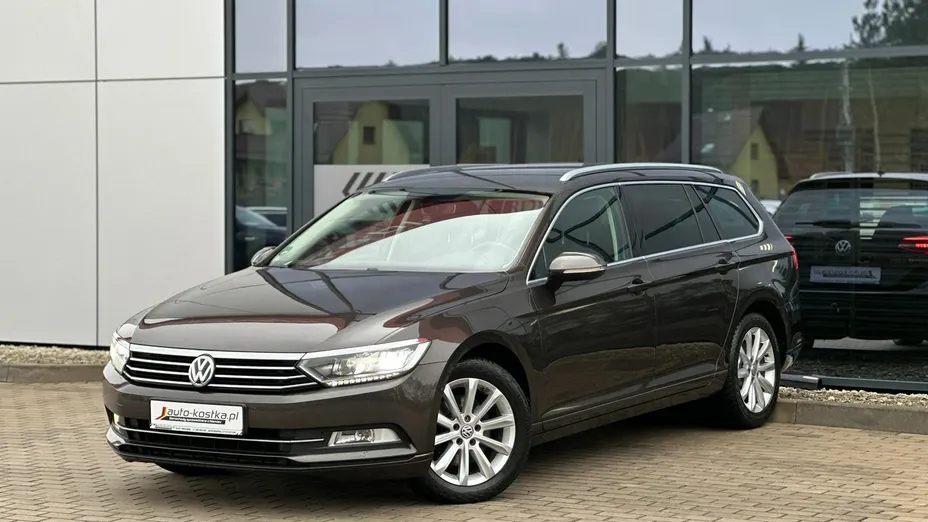 VOLKSWAGEN Passat -