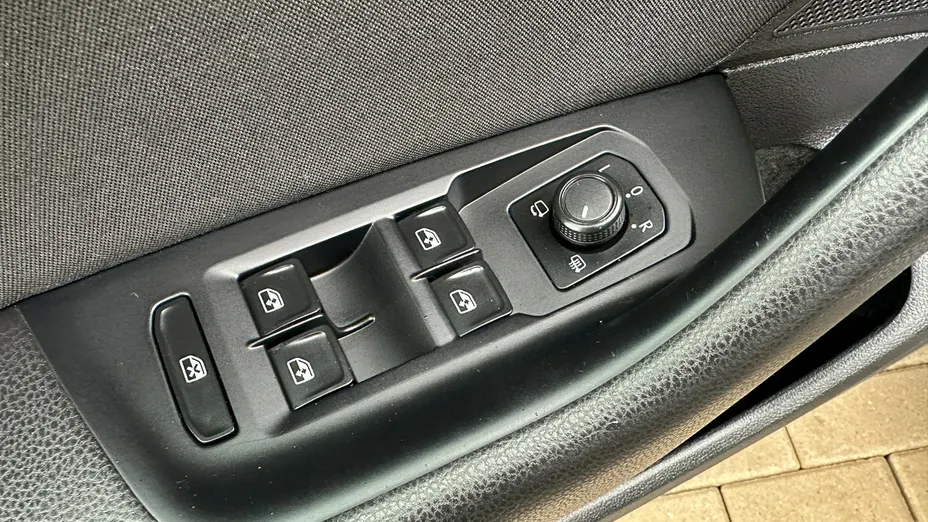 VOLKSWAGEN Passat -