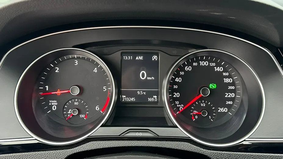 VOLKSWAGEN Passat -