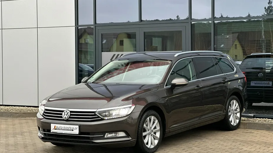 VOLKSWAGEN Passat -