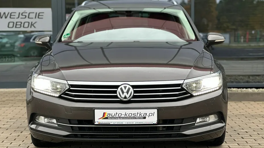 VOLKSWAGEN Passat -