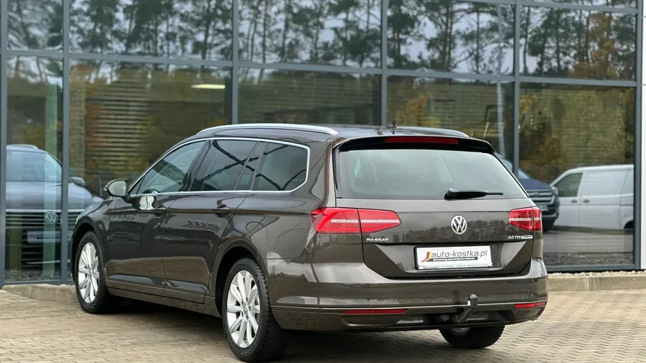 VOLKSWAGEN Passat -