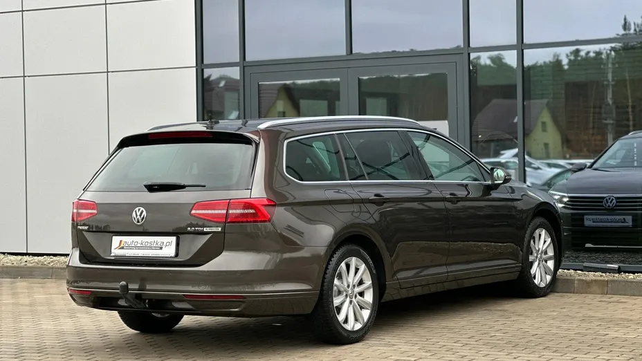 VOLKSWAGEN Passat -