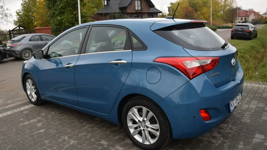 HYUNDAI i30 -