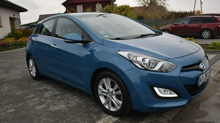 HYUNDAI i30 -
