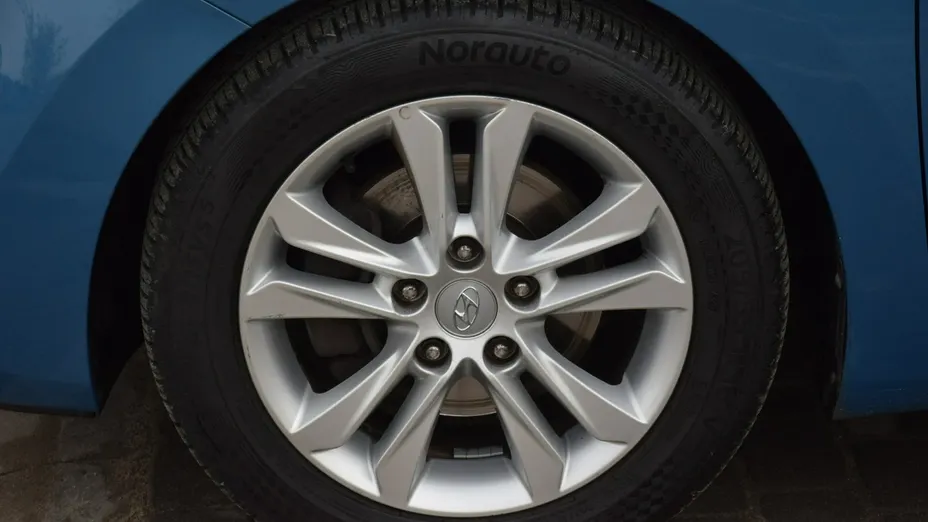 HYUNDAI i30 -