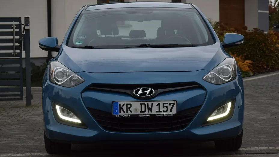 HYUNDAI i30 -