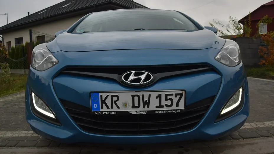 HYUNDAI i30 -