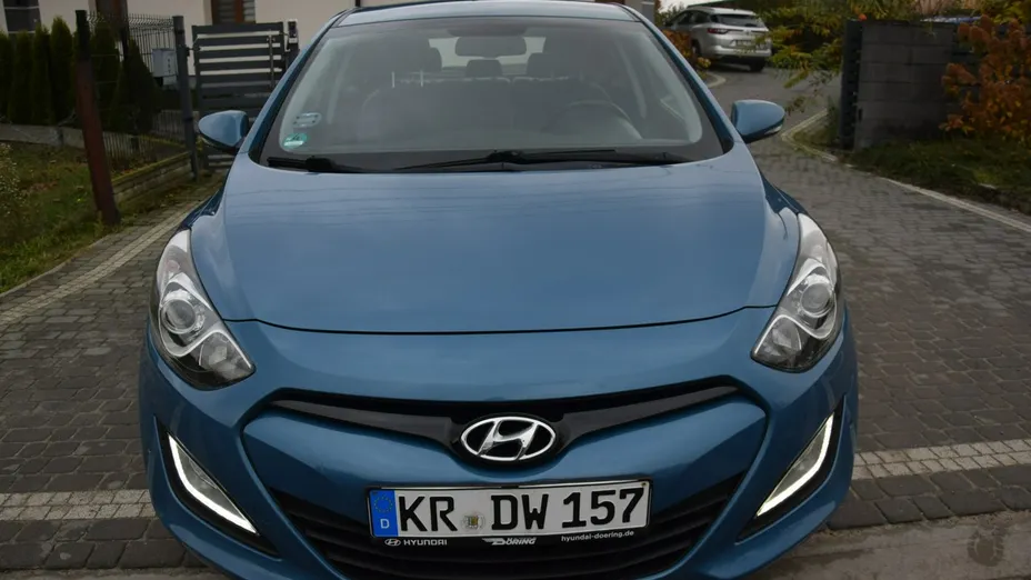 HYUNDAI i30 -