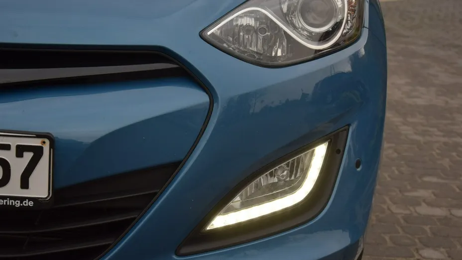 HYUNDAI i30 -