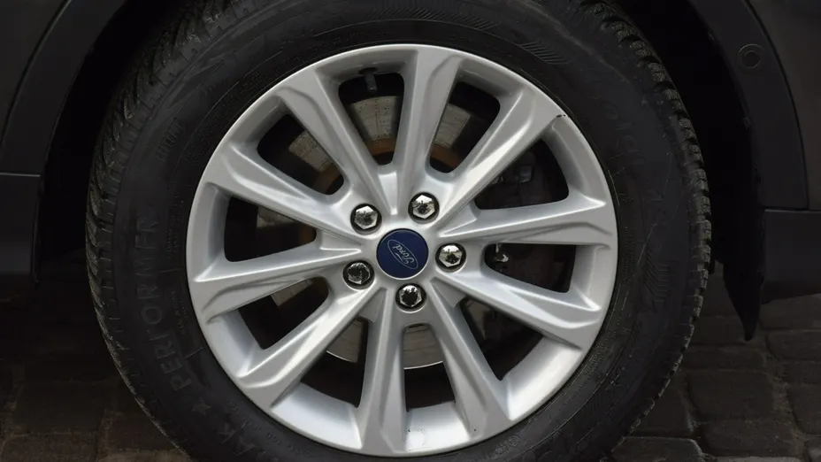 FORD Kuga -