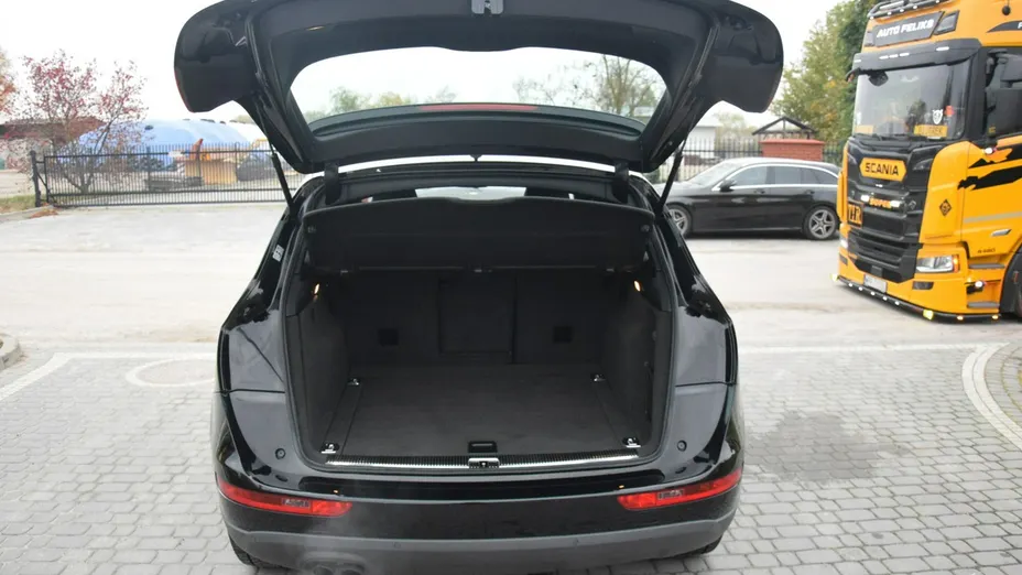 AUDI Q5 -