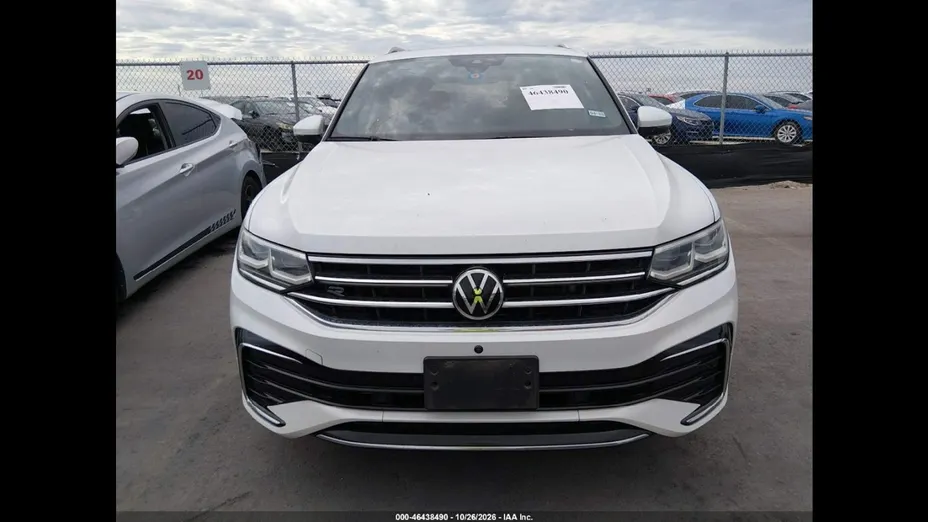 VOLKSWAGEN Tiguan -