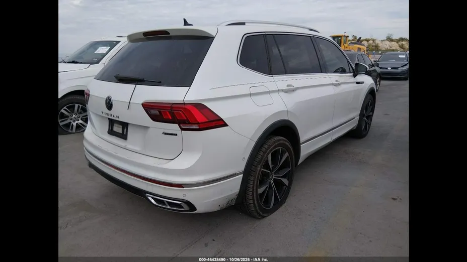VOLKSWAGEN Tiguan -