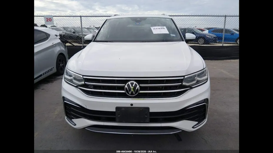 VOLKSWAGEN Tiguan -