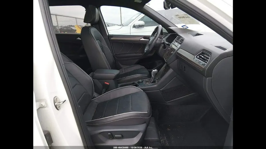 VOLKSWAGEN Tiguan -
