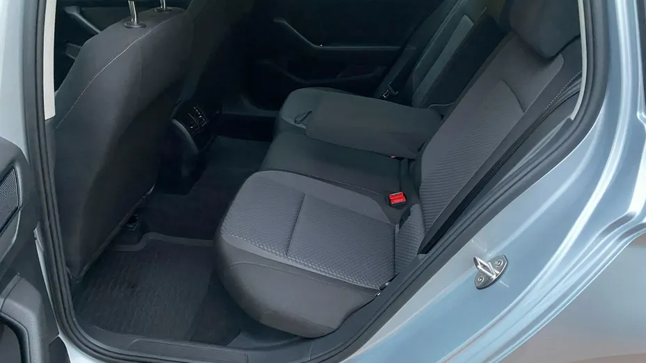 VOLKSWAGEN Passat -