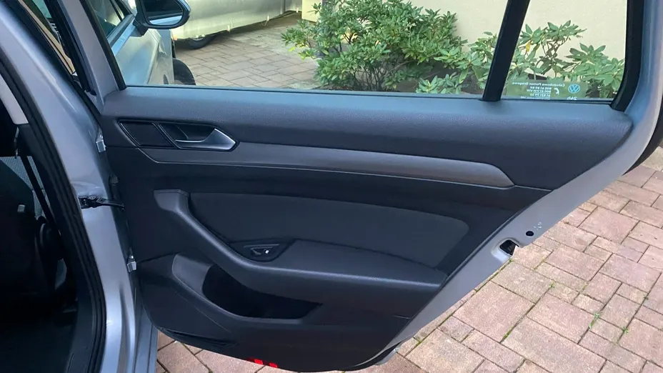 VOLKSWAGEN Passat -