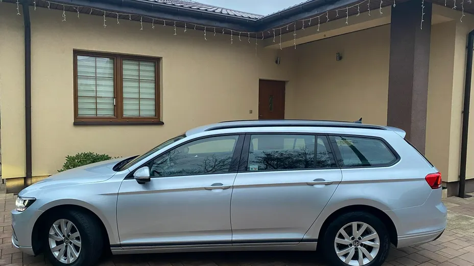 VOLKSWAGEN Passat -