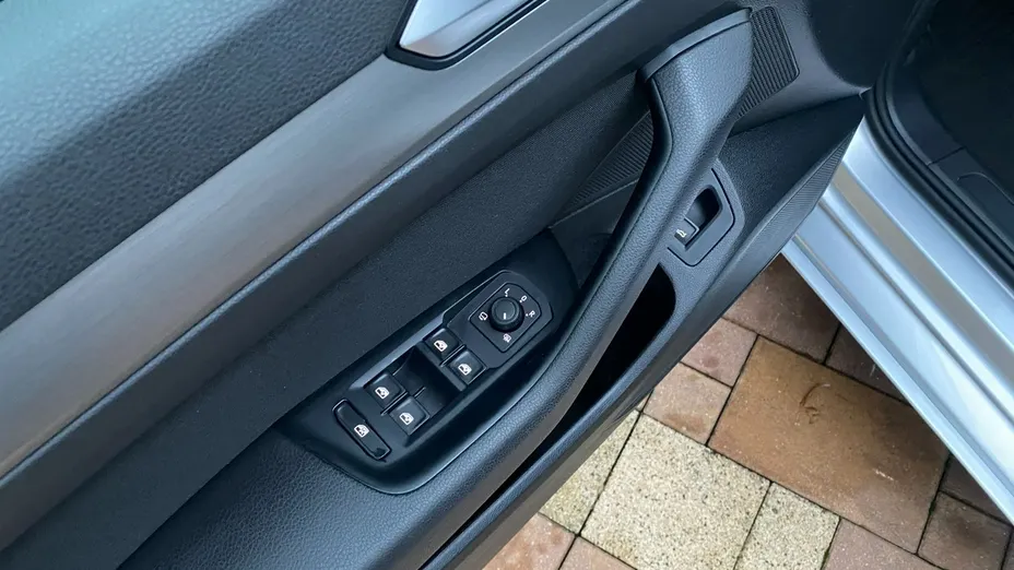 VOLKSWAGEN Passat -