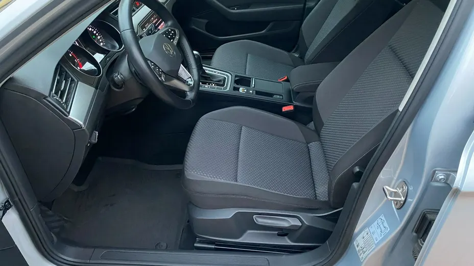 VOLKSWAGEN Passat -