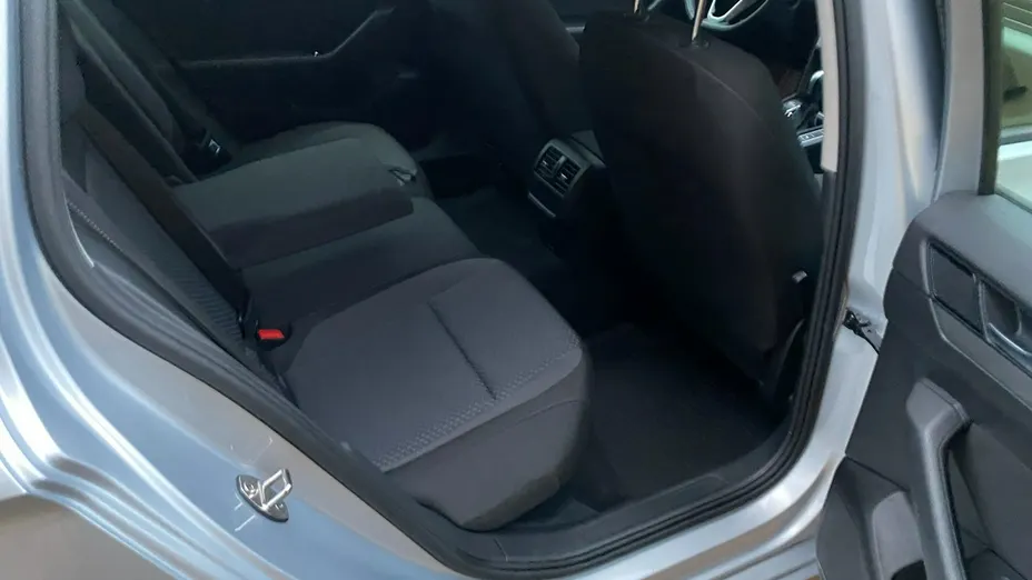 VOLKSWAGEN Passat -