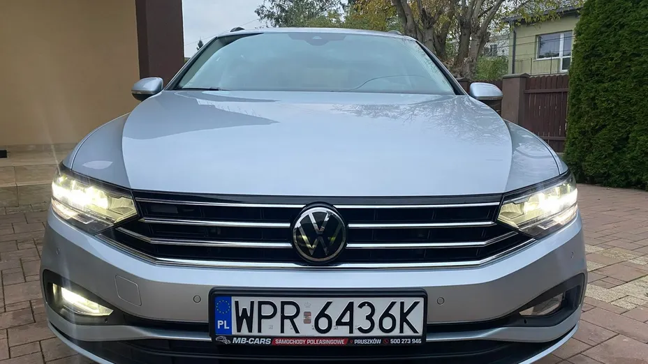VOLKSWAGEN Passat -