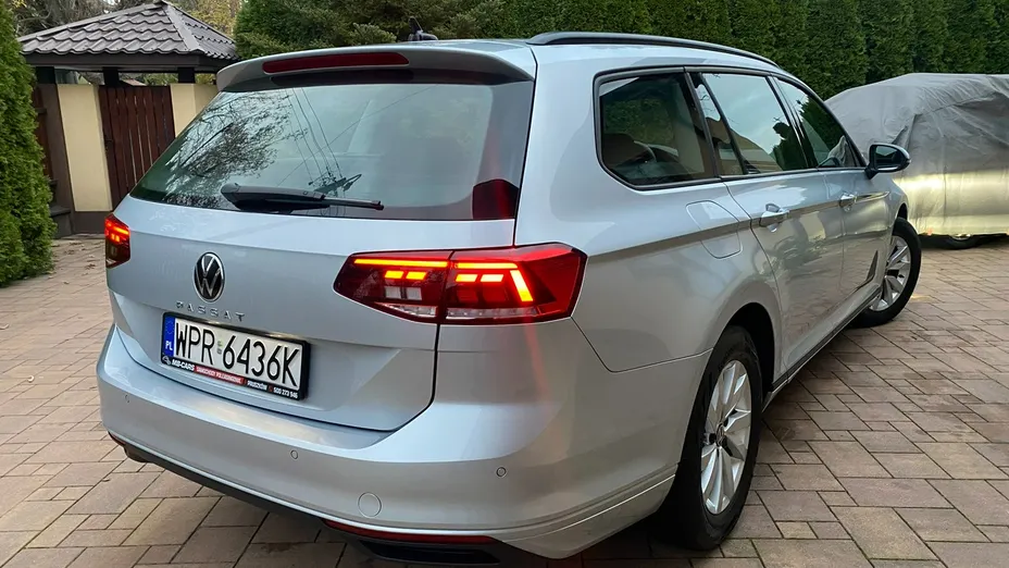 VOLKSWAGEN Passat -
