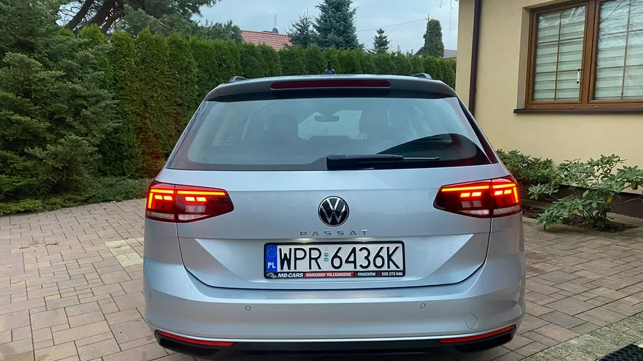 VOLKSWAGEN Passat -