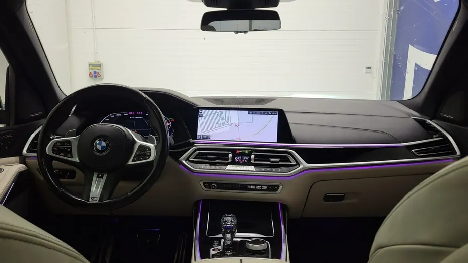 BMW X7 -