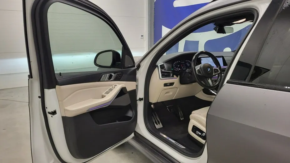 BMW X7 -