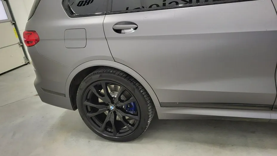 BMW X7 -