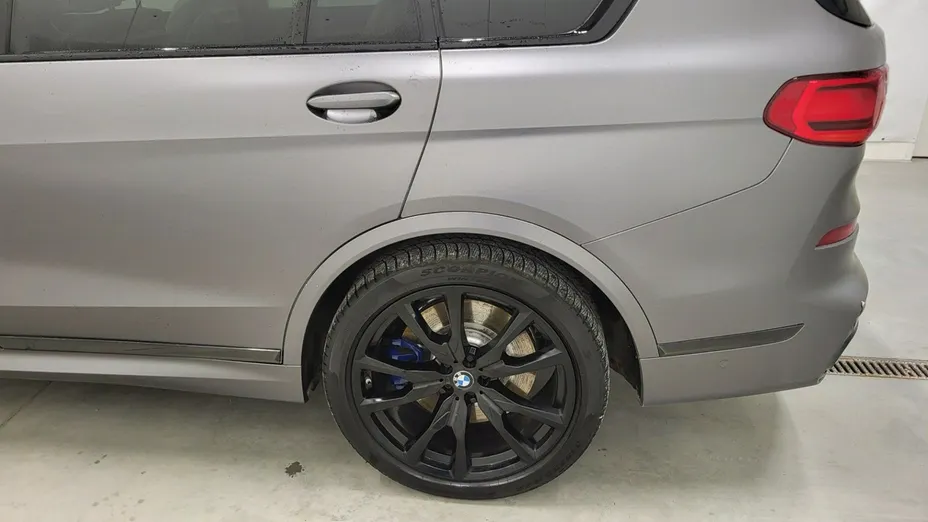 BMW X7 -
