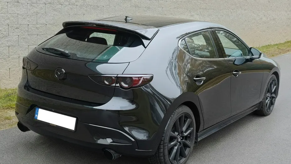 MAZDA 3 -