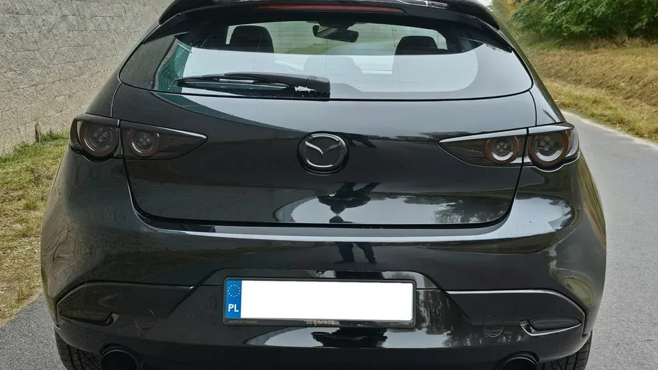 MAZDA 3 -