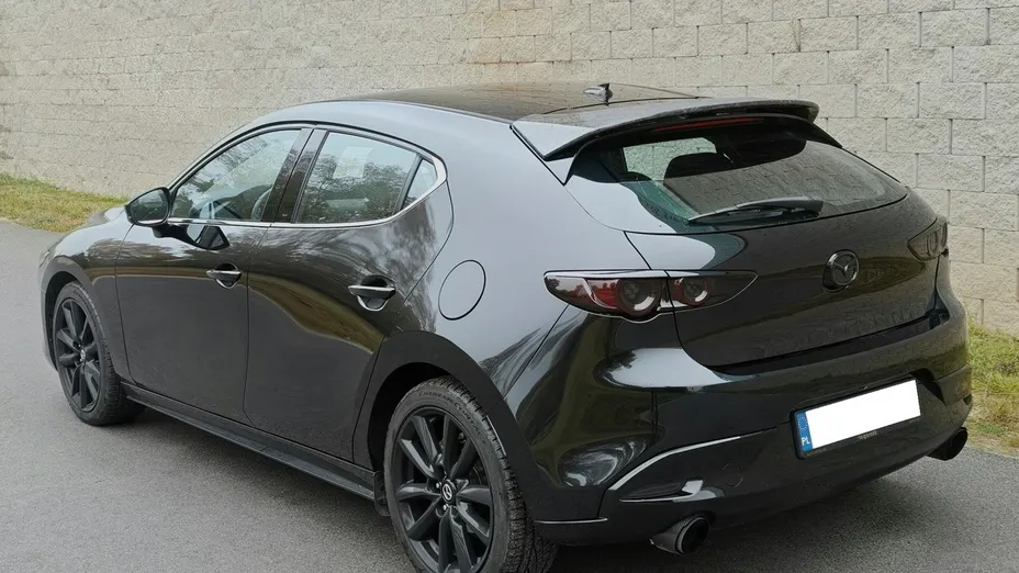 MAZDA 3 -