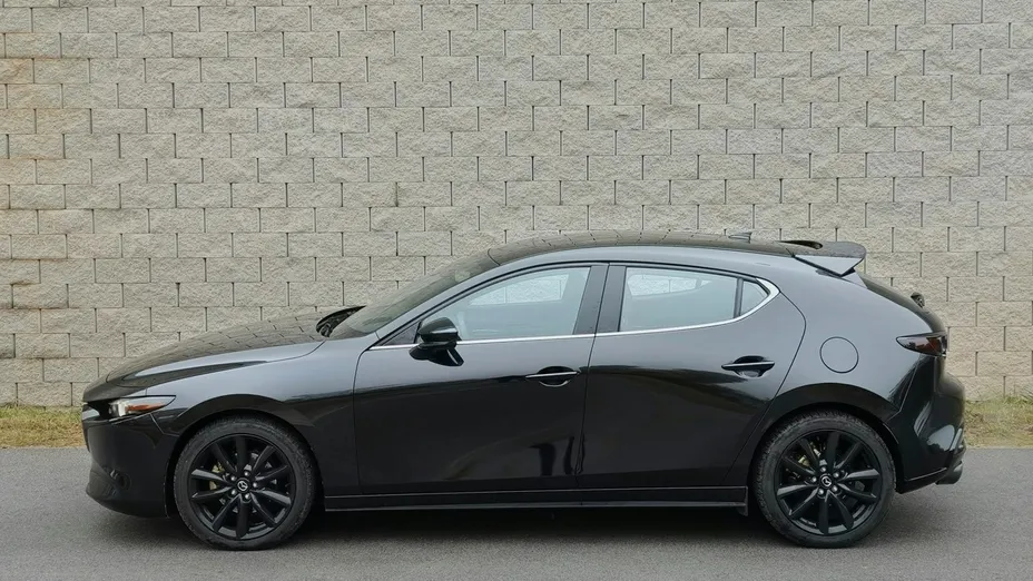 MAZDA 3 -